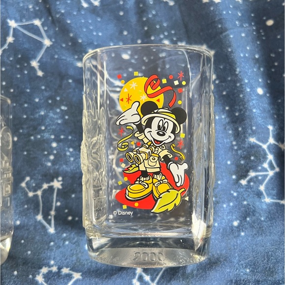 VINTAGE Set of 3 McDonald's Walt Disney World Glasses - Picture 4 of 8